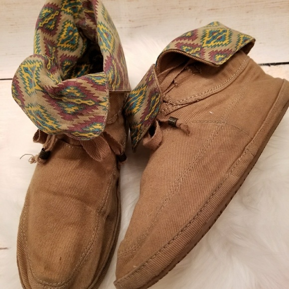 sanuk high top shoes